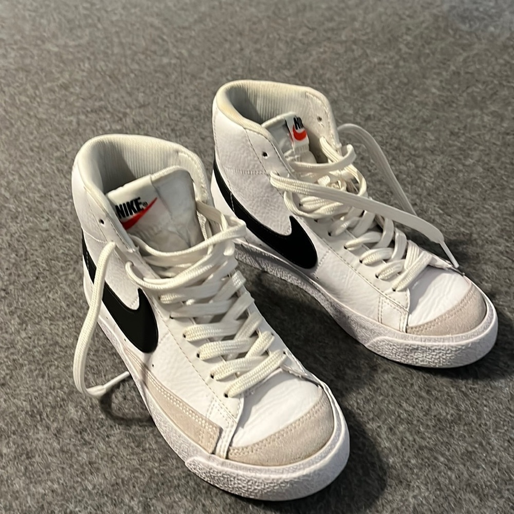 Girls Nike Sneakers